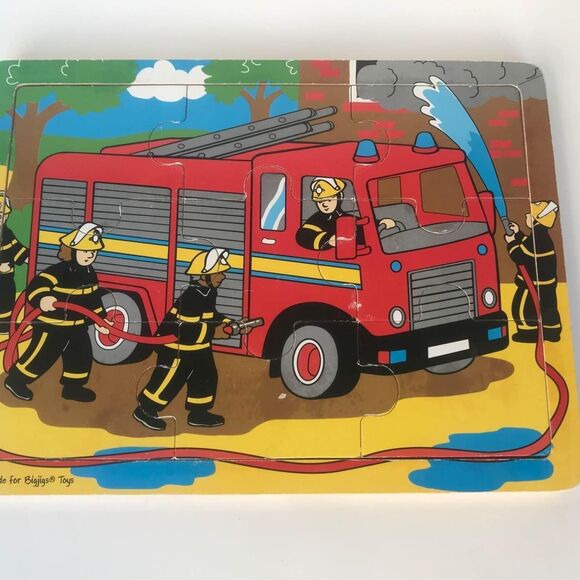 Bigjigs Toys Kids Firefighter Fire Engine 9 piece Wood Puzzle complete - Picture 1 of 2